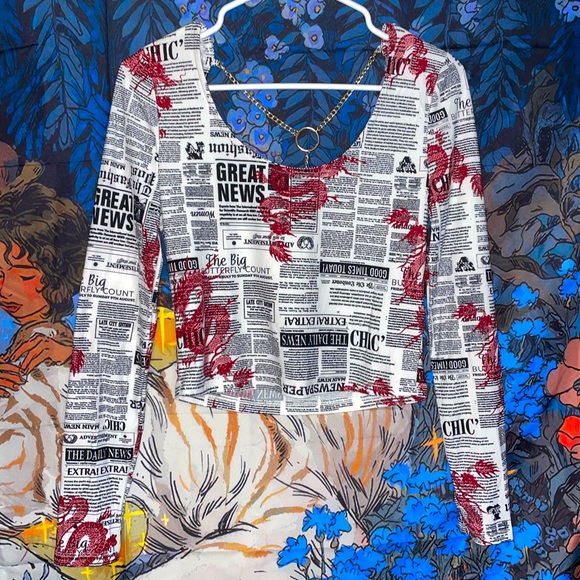 Derek Heart Tops - NWOT Newsletter Top with Gold Chain